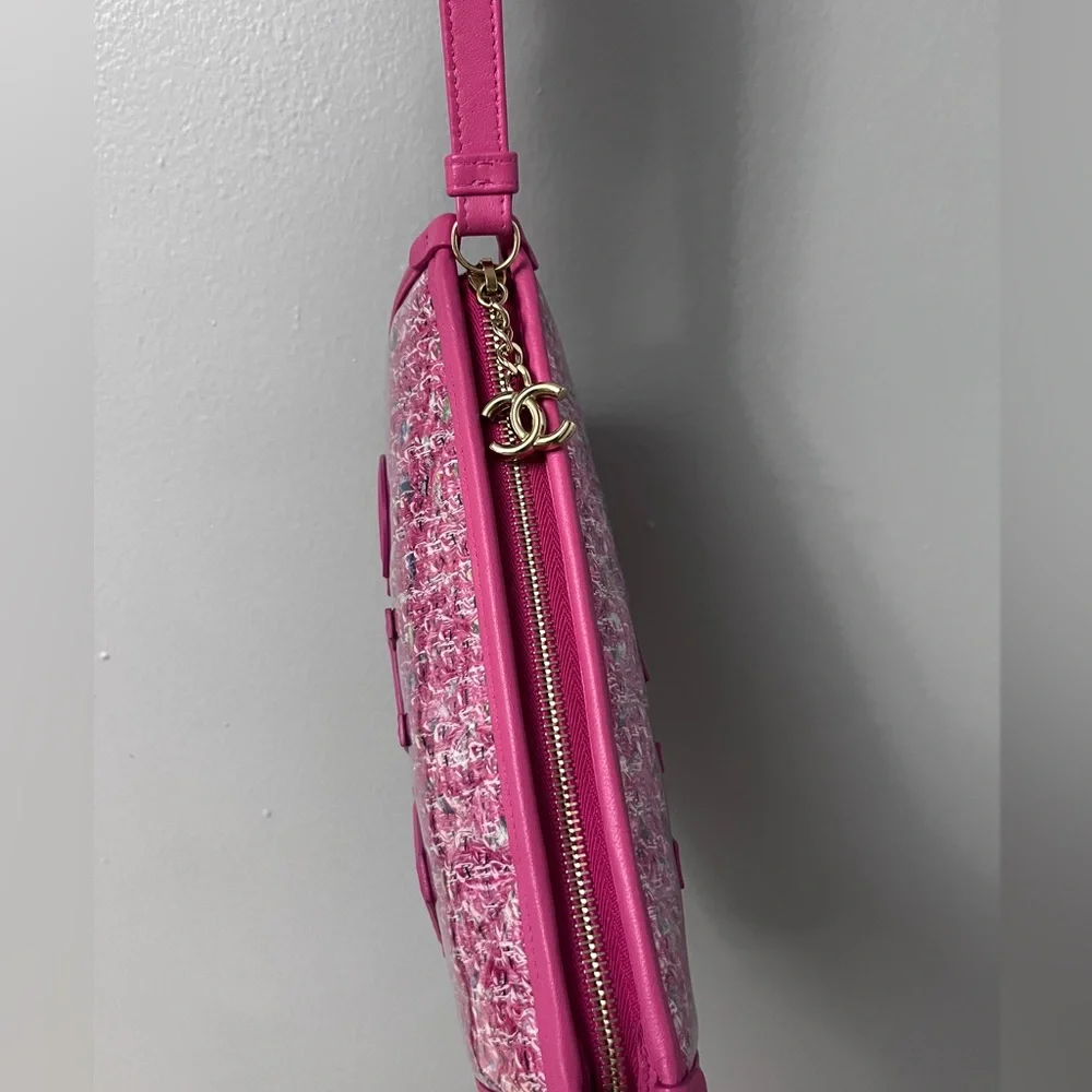Chanel Wristlet - Picture 6 of 9